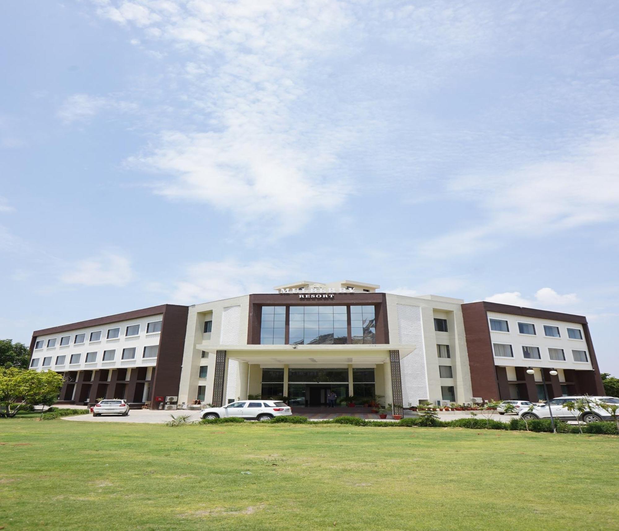 Bamboo Saa Mulberry Resort Pushkar Bagian luar foto