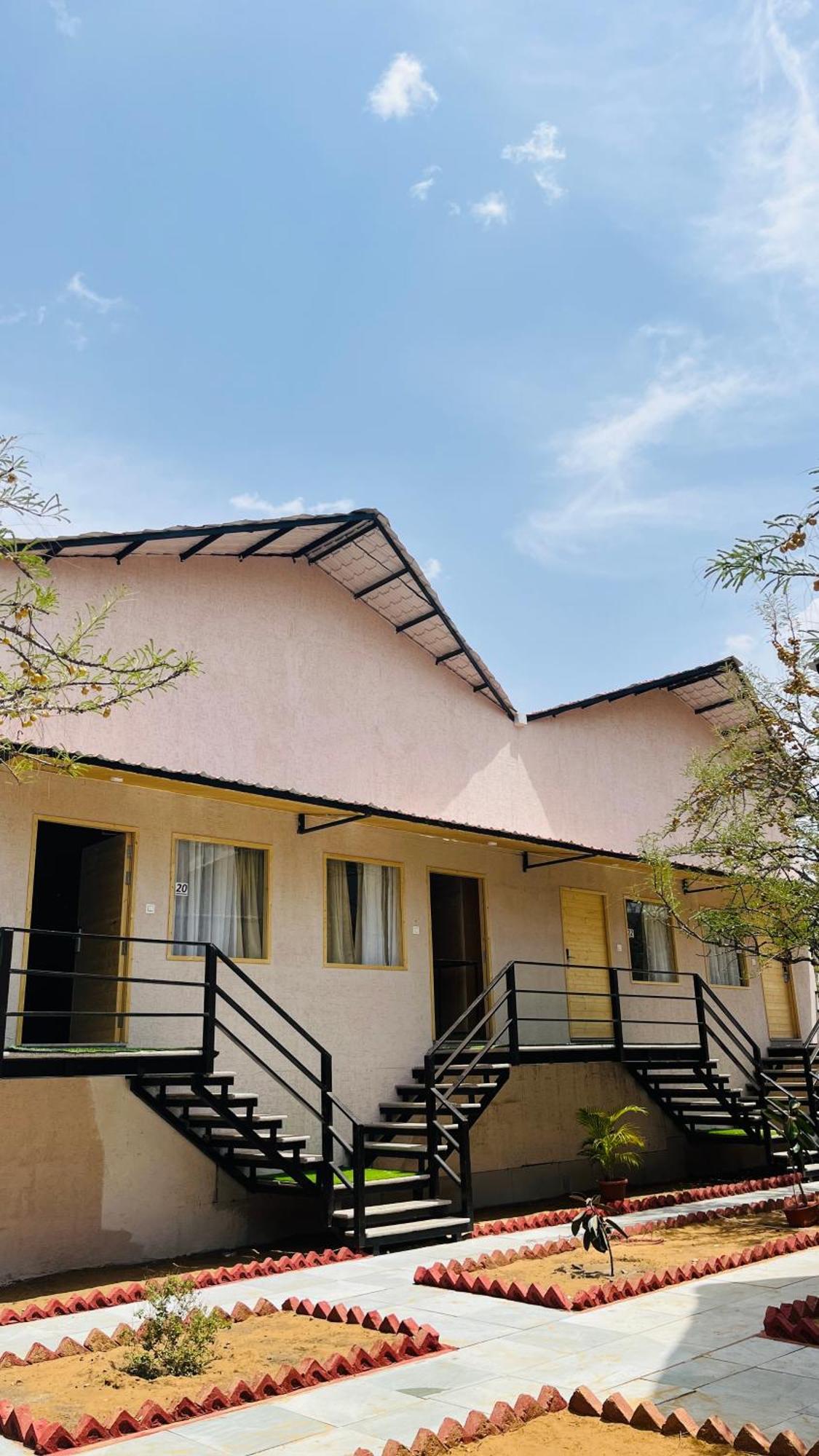 Bamboo Saa Mulberry Resort Pushkar Bagian luar foto