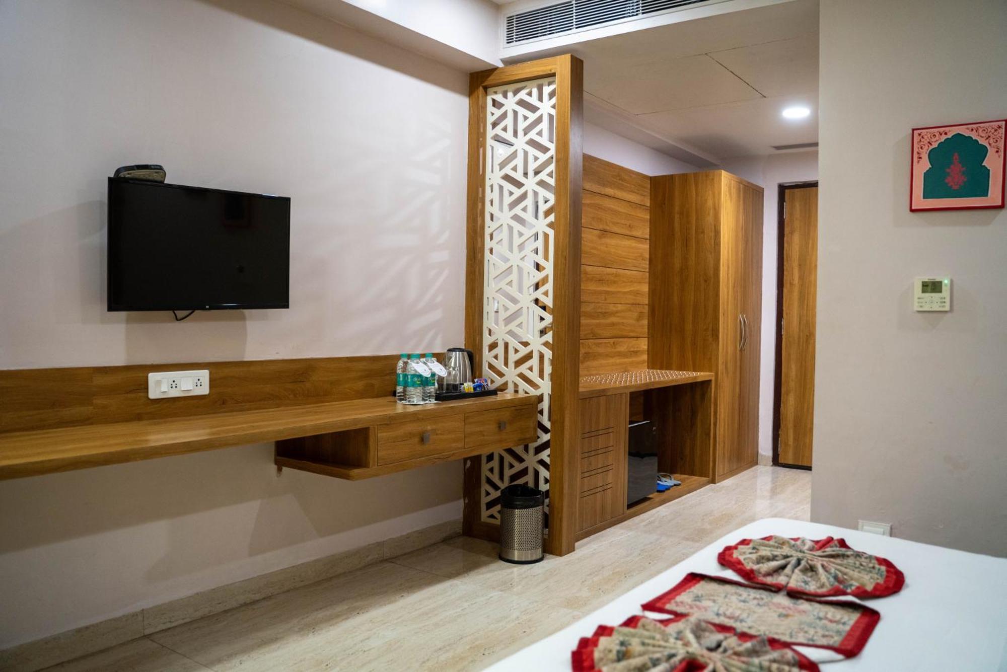 Bamboo Saa Mulberry Resort Pushkar Bagian luar foto